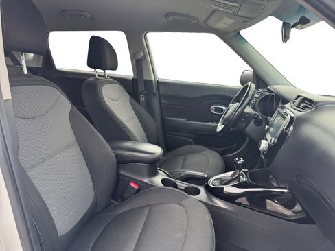 Used 2017 Kia Soul + w/ Audio Package FWD image 15