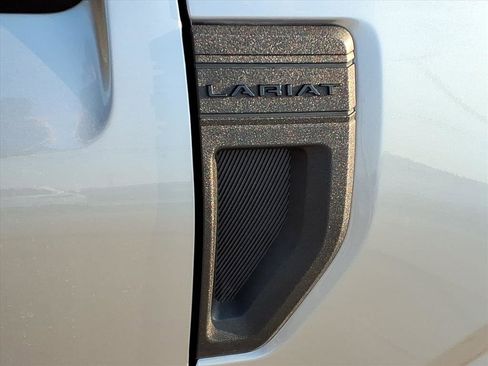 Used 2023 Ford Maverick Lariat w/ Lariat Luxury Package image 12