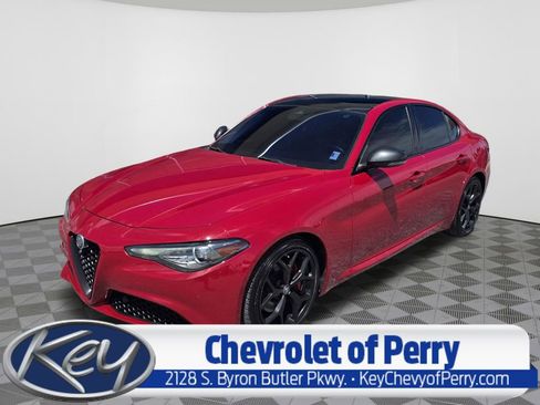 Used 2020 Alfa Romeo Giulia w/ Nero Edizione RWD image 1