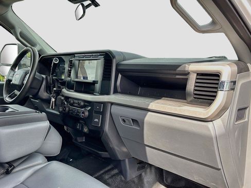 Used 2023 Ford F250 XL w/ FX4 Off-Road Package AWD/4WD image 26