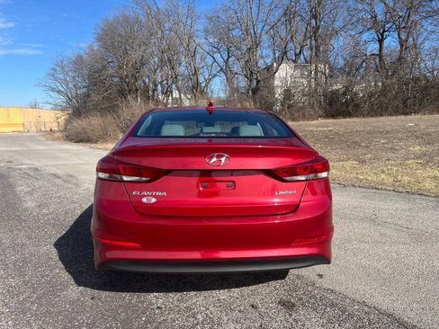 Used 2017 Hyundai Elantra Limited image 6