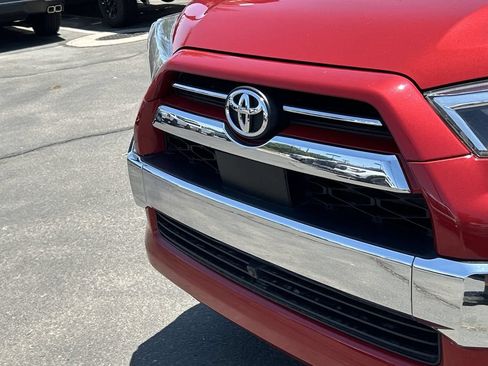 Used 2022 Toyota 4Runner Limited AWD/4WD image 32