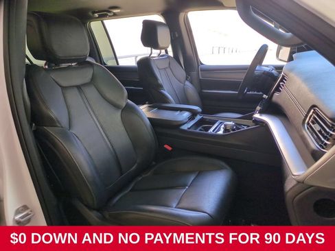 Used 2025 Jeep Wagoneer L Series II AWD/4WD image 31
