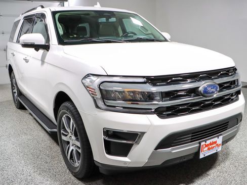 Used 2022 Ford Expedition Limited image 5
