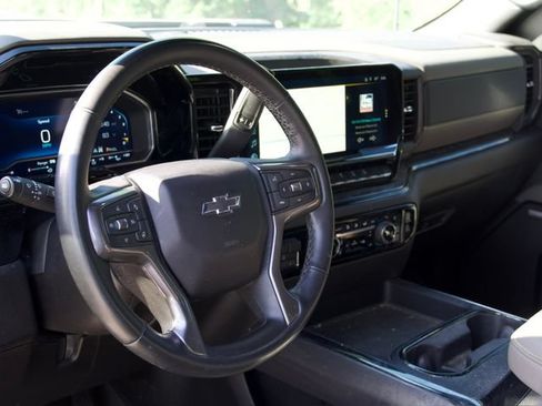 Used 2024 Chevrolet Silverado 2500 ZR2 w/ Technology Package AWD/4WD image 15