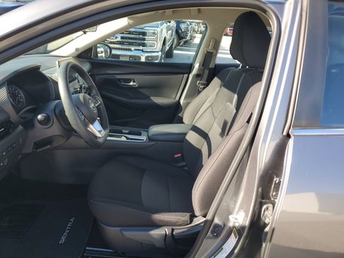 Used 2025 Nissan Sentra SV image 11