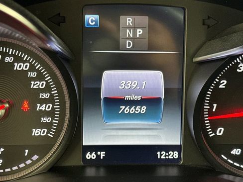 Certified 2017 Mercedes-Benz GLC 300 4MATIC image 33