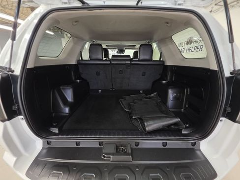 Used 2020 Toyota 4Runner TRD Off-Road Premium w/ Moonroof Package AWD/4WD image 17