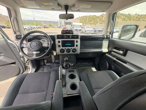Used 2007 Toyota FJ Cruiser 4WD image 6