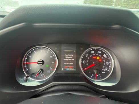 Used 2021 Toyota RAV4 XLE image 20