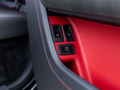 Used 2025 Rolls-Royce Cullinan image 37