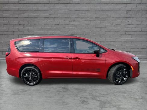 New 2027 Chrysler Pacifica Select AWD/4WD image 9