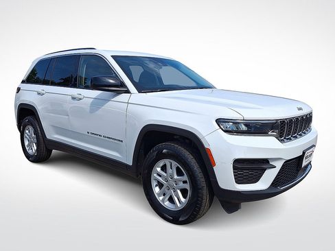 Used 2023 Jeep Grand Cherokee Laredo w/ Luxury Tech Group I AWD/4WD image 1