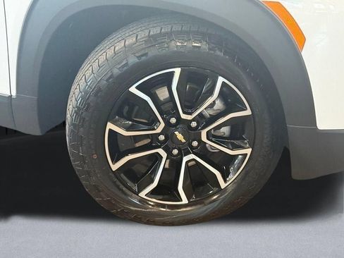Used 2023 Chevrolet TrailBlazer ACTIV w/ Sun and Liftgate Package FWD image 19