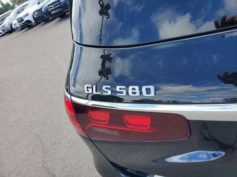 New 2026 Mercedes-Benz GLS 580 4MATIC image 6