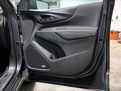 Certified 2022 Chevrolet Equinox RS w/ RS Leather Package image 12