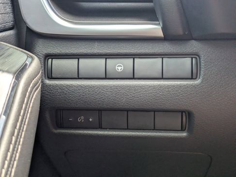 Used 2021 Nissan Rogue SV FWD image 25