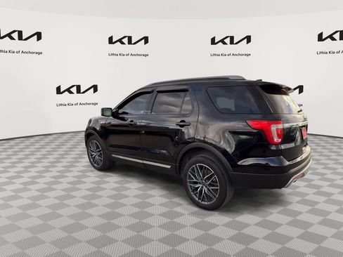 Used 2017 Ford Explorer XLT w/ Equipment Group 202A AWD/4WD image 6