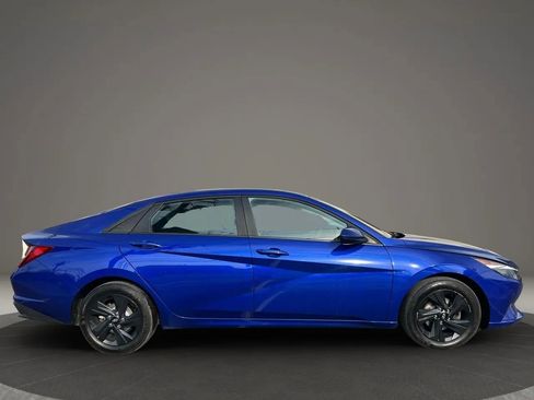 Used 2023 Hyundai Elantra SEL image 4
