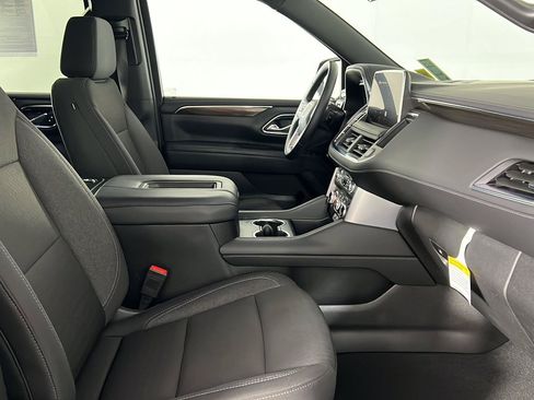 Used 2023 GMC Yukon SLE AWD/4WD image 14