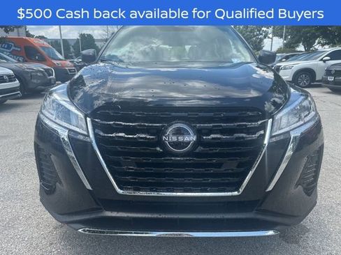 New 2025 Nissan Kicks Play S image 2