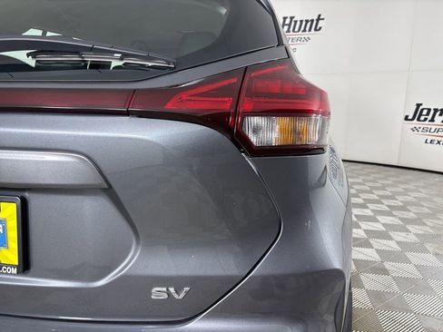 Used 2023 Nissan Kicks SV image 32