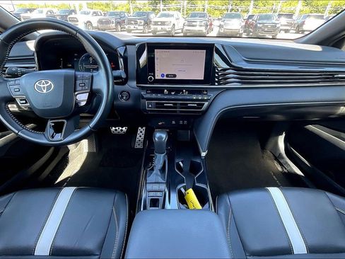 Used 2025 Toyota Camry SE FWD image 14