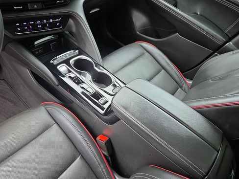 Used 2023 Buick Envision Essence w/ Sport Touring Package image 25