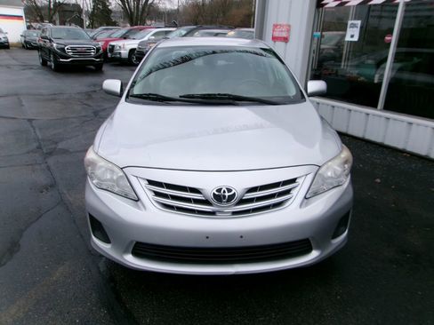 Used 2013 Toyota Corolla LE image 2