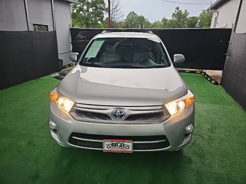 Used 2013 Toyota Highlander 4WD Hybrid image 12