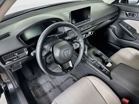 Used 2024 Honda Civic EX image 2