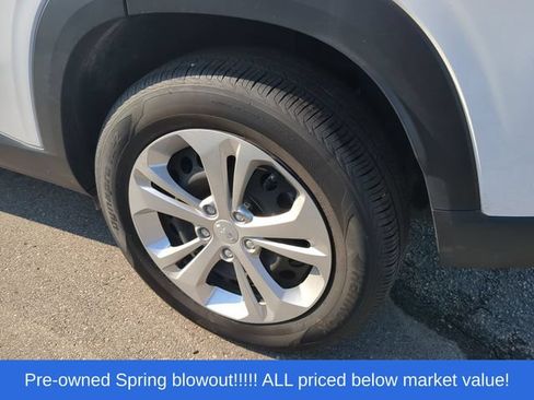 Used 2025 Chevrolet Trax LS FWD image 13