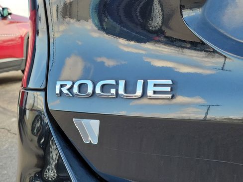 Used 2016 Nissan Rogue SV w/ SV Premium Package image 7