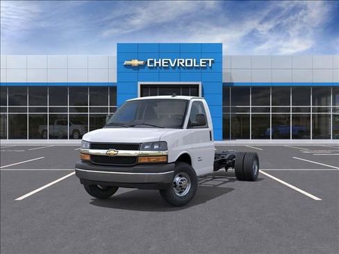New 2026 Chevrolet Express 4500 4500 Series w/ Power Convenience Package image 9