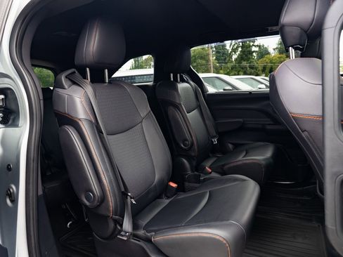 Used 2021 Toyota Sienna XSE image 23