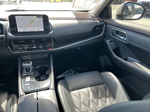 Certified 2023 Nissan Rogue Platinum w/ Platinum Premium Package image 13