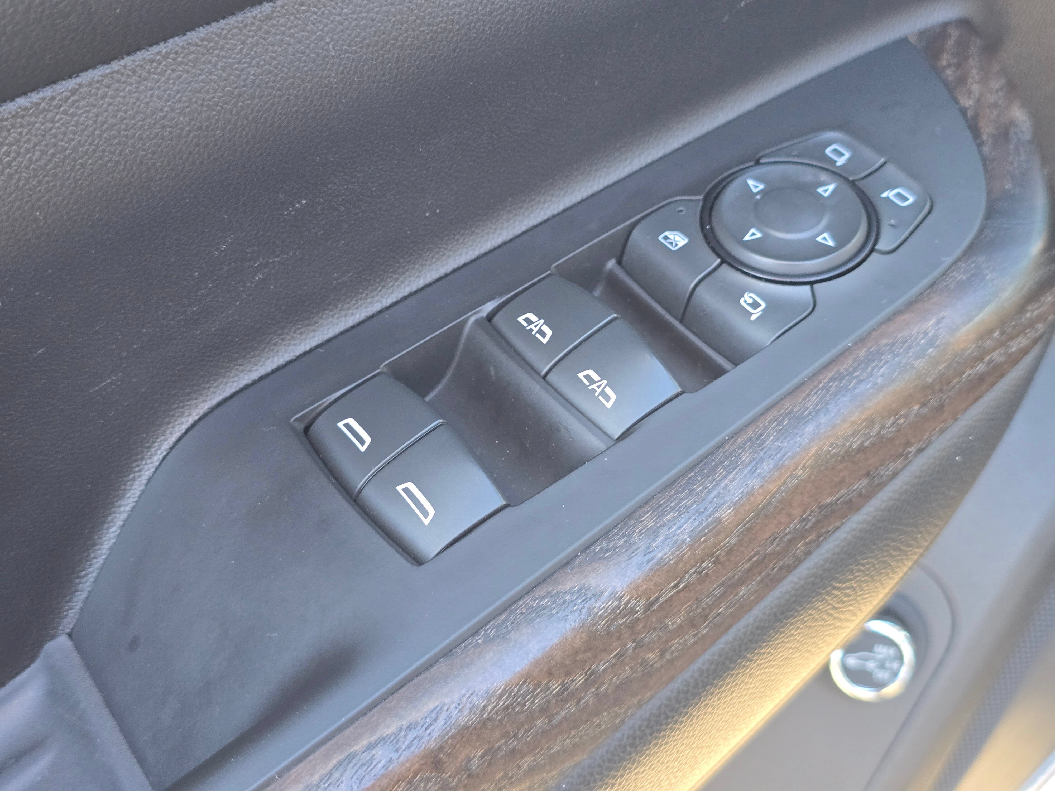 Used 2022 GMC Acadia Denali w/ Denali Ultimate Package AWD/4WD image 24