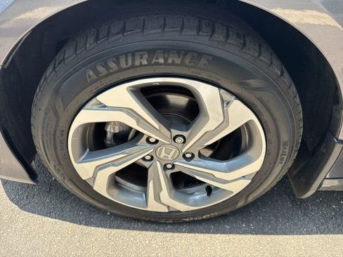 Used 2019 Honda Accord EX image 27