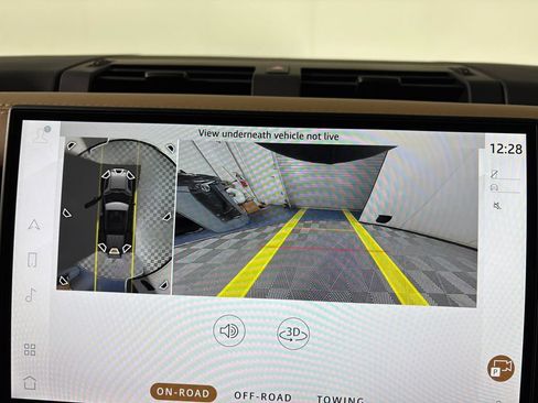 Used 2025 Land Rover Defender 110 S image 19