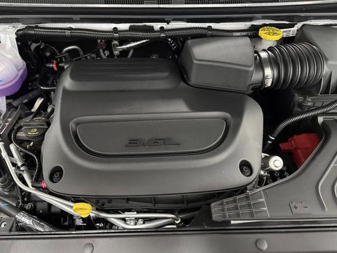 New 2026 Chrysler Pacifica Select w/ S Appearance Package image 37