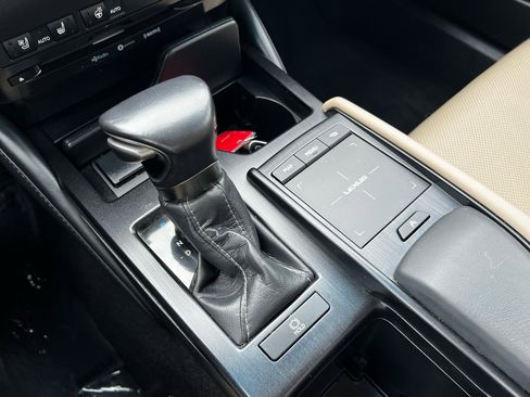 Used 2021 Lexus ES 350 w/ Premium Package image 16