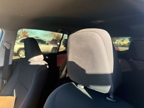 Used 2017 Toyota RAV4 LE image 9