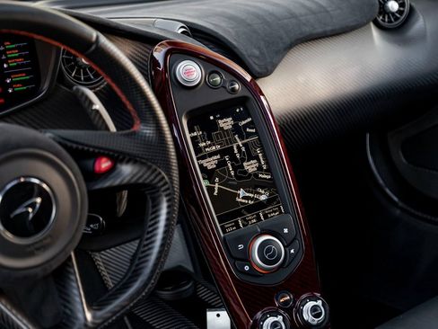 Used 2015 McLaren P1 RWD image 17