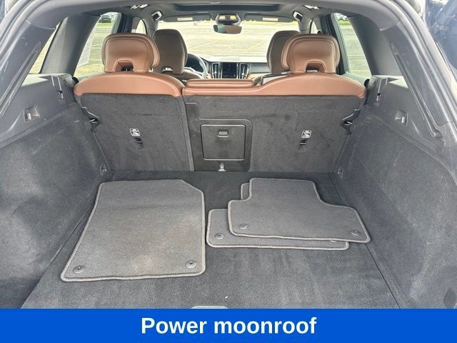 Used 2023 Volvo XC60 B5 Plus AWD/4WD image 5