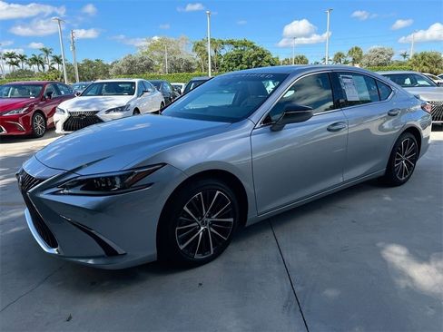 Certified 2025 Lexus ES 300h w/ Premium Package image 3