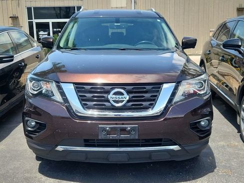 Used 2020 Nissan Pathfinder SL AWD/4WD image 2