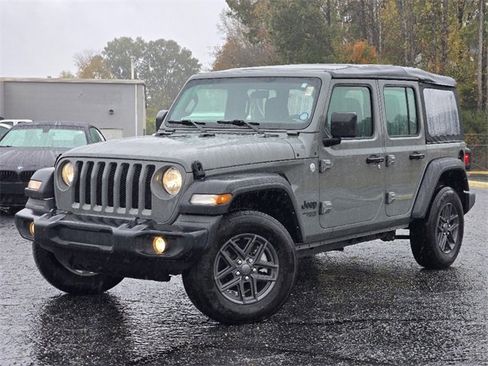 Used 2021 Jeep Wrangler Unlimited Sport image 2