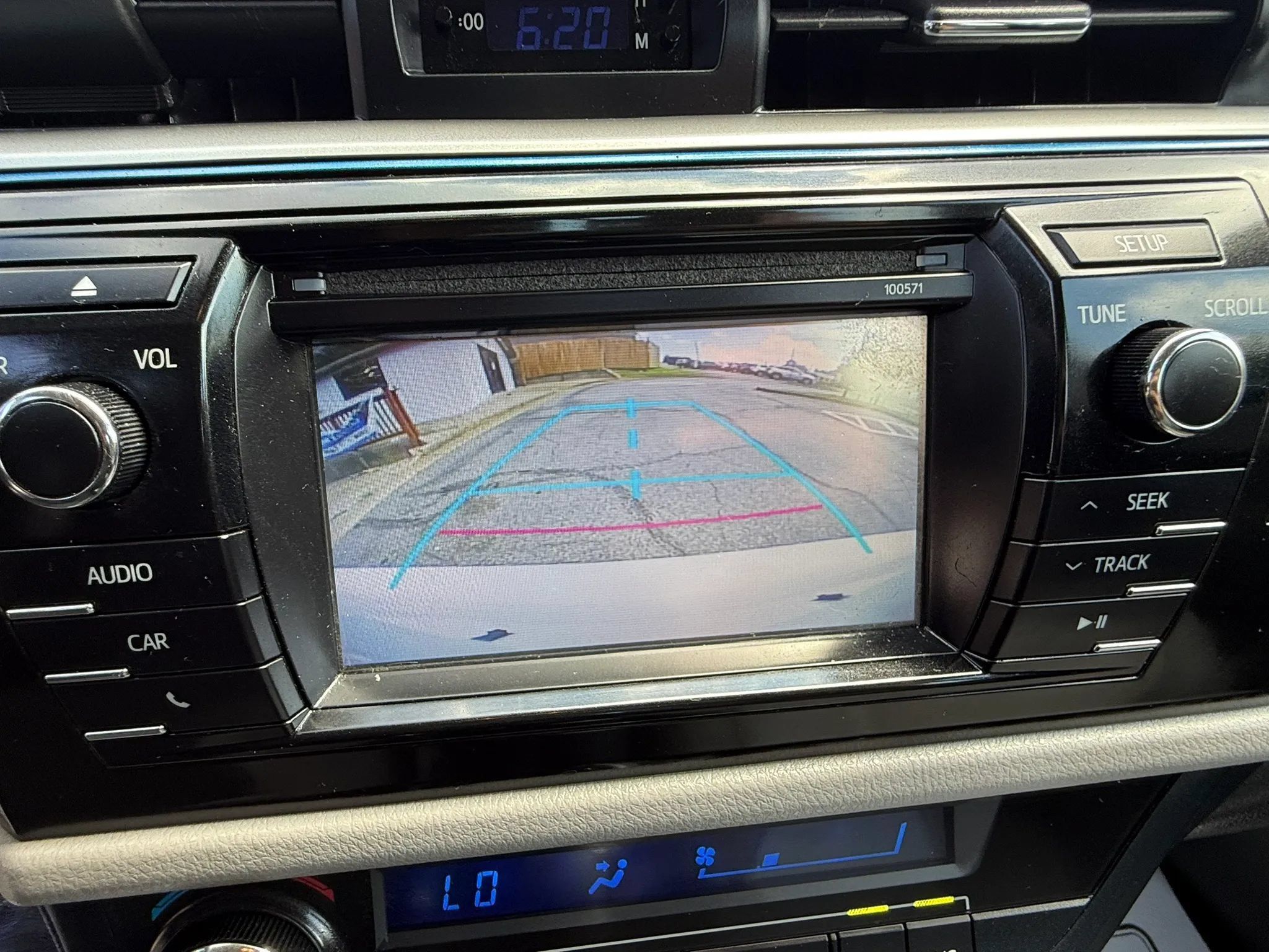 Used 2016 Toyota Corolla LE FWD image 9