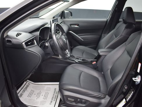 Used 2022 Toyota Corolla Cross XLE image 13