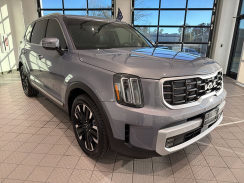 Used 2024 Kia Telluride SX w/ Towing Package image 7